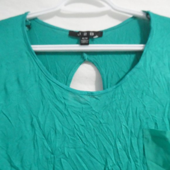 U2B | medium | Long Sleeve Shirt With Keyhole Back and Faux Undershirt Back - Picture 4 of 16